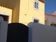Moradia com 5 divises e Adega Venda na aldeia de Serra...