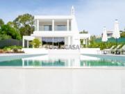 Moradia com 5 Quartos e Piscina Privada para...