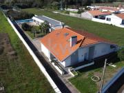 Moradia com 6 quartos, piscina aquecida, anexo e terreno...