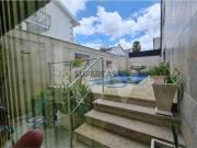 Moradia com acabamentos de luxo e piscina em Vila Verde