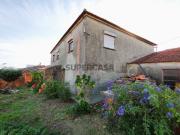 Moradia com anexos, lojas e terreno Serra do Carvalho...