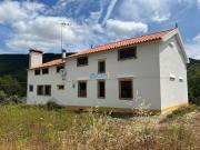 Moradia com anexos mais vários terrenos, 3ha