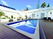 Moradia com Charme,Piscina e Garagem no Baixa Olhão