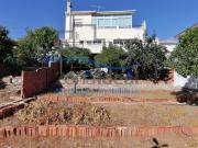 Moradia com dois pisos e logradouro, localizada em Alenquer