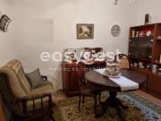 Moradia com dois quartos e quintal localizada no centro...