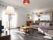 Moradia com espaço exterior e garagem