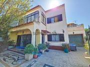 Moradia com Garagem e Piscina de Água Salgada em Zona...