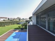 Moradia com jardim e piscina aquecida, em Francelos Vila...