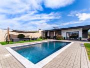 Moradia com jardim, piscina e garagem em Évora de...