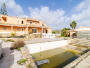 Moradia com localização privilegiada em Lagos —...