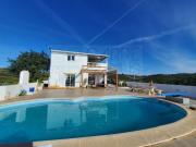 Moradia com Piscina e Amplo Terreno em Tavira