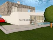 Moradia com Piscina e Arquitetura Moderna em Zona...