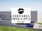 Moradia com piscina e Garagem