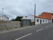 Moradia térrea com piscina e jardim em Argoncilhe...