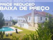 Moradia com piscina e terreno junto à cidade, com vista...