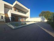 Moradia com piscina e vista para a ria de Alvor