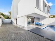 Moradia mobilada, com Piscina em Cascais a 1 km da Praia