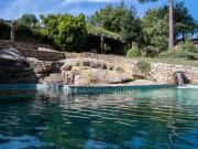 Moradia com piscina natural, com terreno de 10 000m2