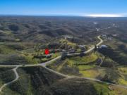 Moradia com Projeto Aprovado e Estúdio Independente...