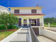 Moradia com terreno e árvores de fruto