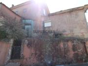 Moradia com terreno vista para o Rio Douro, em Vila Nova...