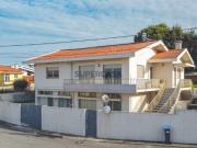 Moradia com total privacidade, T3, salão multiusos Arrifana