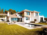 Moradia com vista mar e lote de terreno com projeto aprovado