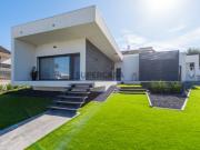 Moradia Como Nova, Térrea em lote de 451 m2