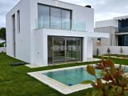 Moradia comtemporânea com vista para a Serra de Sintra e... Moradia comtemporânea com vista para a Serra de Sintra e...