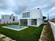 Moradia comtemporânea com vista para a Serra de Sintra e...