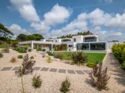 Moradia Contemporânea com Tecnologia e Conforto de Alta...