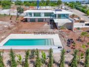Moradia contemporânea com Vista Mar, V4 em Lagos,...