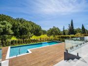 Moradia contemporânea de 5 quartos com vista golf