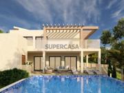 Moradia Contemporânea e Sofisticada, com Piscina...