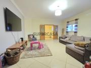 Moradia contemporânea T5 Renovada