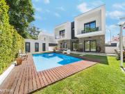 Moradia Contempornea, Elegantemente Decorada, junto ao...