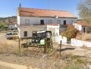 Moradia de 2 Pisos com Terreno em Santa Luzia, Beja