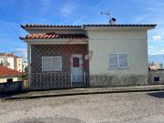 Moradia de 2 Pisos, ENTRADAS INDEPENDENTES, Garagem,...