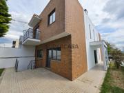 Moradia de 3 frentes com jardim em Viana do Castelo