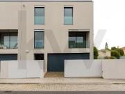 Moradia de 3 Frentes na Foz – Junto à Av. Marechal Gomes...