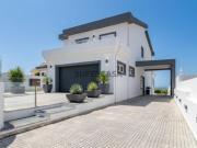 Moradia de 3 Pisos com Vista Deslumbrante sobre o...