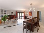 Moradia T3+1 com piscina e jardim privado em Vilamoura