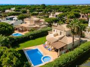 Moradia de 4 quartos em frente ao campo de golfe em Vila...