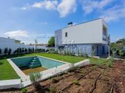 Moradia de Arquitectura Moderna de tipologia T4 com...