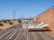 Moradia de Autor. Refúgio Modernista e Sustentável em...