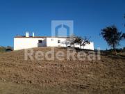 Moradia de campo T2 inserida em 60 000m2 de terreno...
