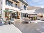 Moradia de canto com 4 quartos terraço e jardim no...