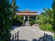 Moradia de Charme. Generoso Lote com 1.782,17m2....