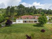 Moradia de Luxo com Piscina Coberta e Vistas Panorâmicas...