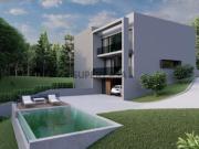 Moradia de luxo com piscina em fase avançada de...